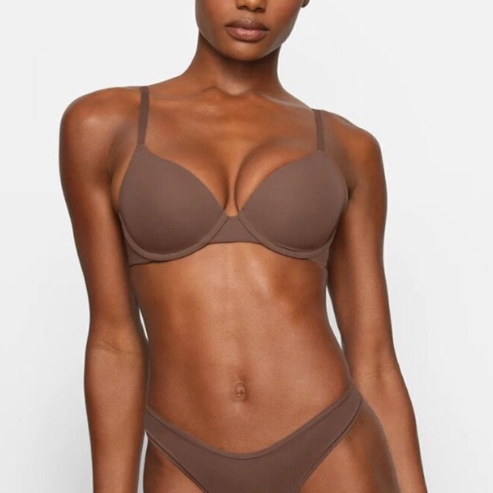 NWT SKIMS Fit Everybody T-Shirt Demi Bra In Oxide Brown - Picture 1 of 8